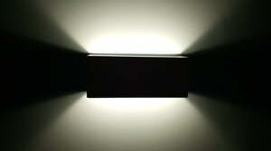 Декоративный настенный светильник