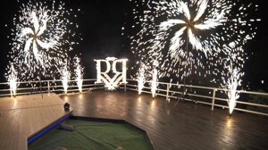 Пиротехнические сердца, буквы, логотипы