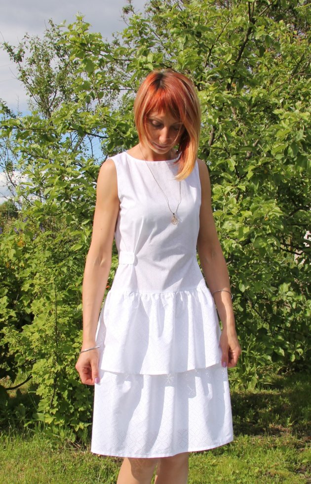 Белое платье с двумя воланами - гарантия