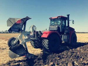 Плантажная вспашка земли в Крыму. Услуги по вспашке, пахоте земли трактором.