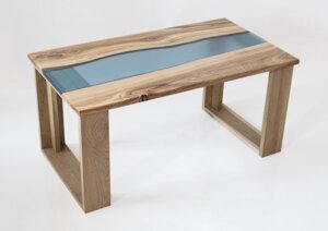 Стол-река из массива и полимерной смолы журнальный "Elbe"